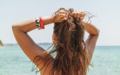 Cómo cuidar tu pelo en verano: sol, cloro, humedad, playa